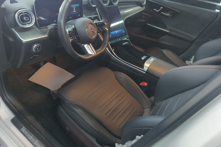 奔驰C级 2023款 改款 C 260 L 运动版中控内饰19