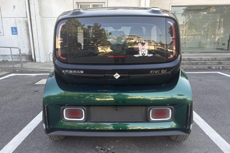宝骏KiWi EV 2022款 设计师轻享版 三元锂车身外观6001