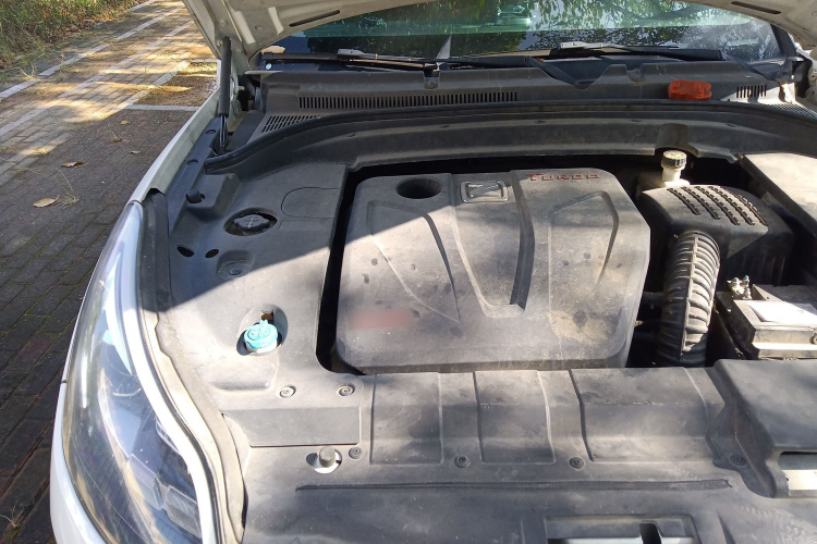 众泰SR9 2017款 2.0T 自动极致之心版机舱底盘25