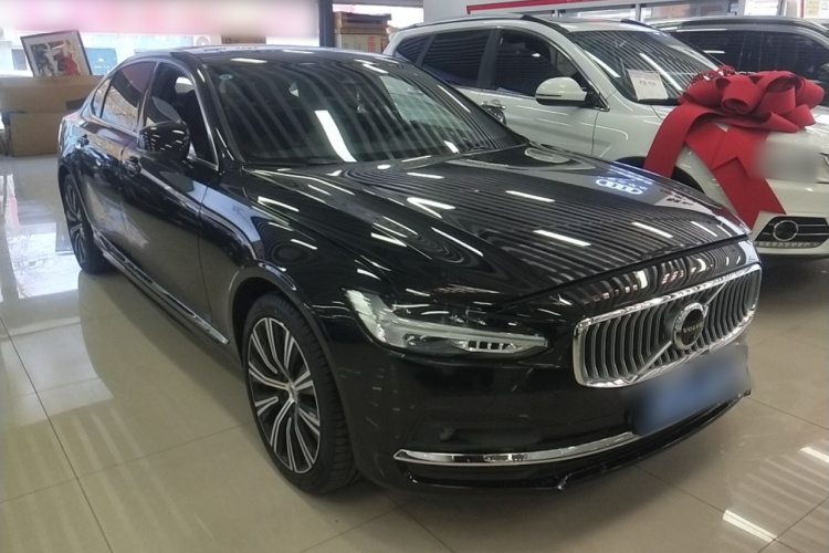 沃尔沃S90 2025款 B5 智雅豪华版车身外观3