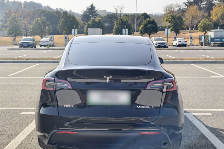 特斯拉 Model Y 2023款 后轮驱动版车身外观6005