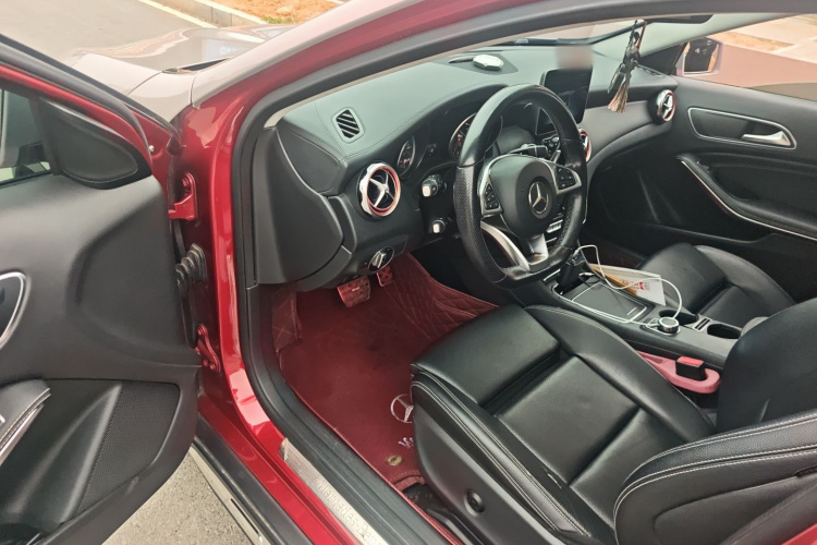 奔驰GLA 2019款 GLA 200 时尚型中控内饰20