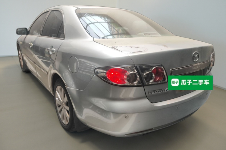 马自达6 2011款 2.0L 自动时尚型车身外观5