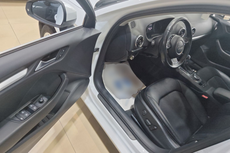 奥迪A3 2015款 Limousine 35 TFSI 百万纪念智领型中控内饰7003