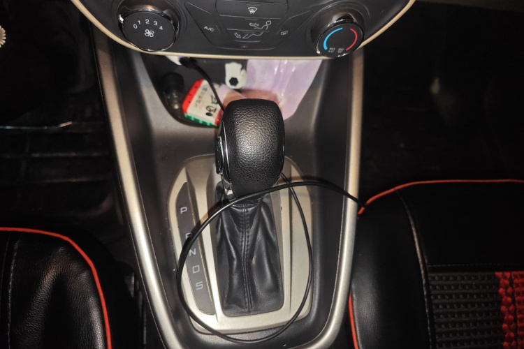 福特 福睿斯 2015款 1.5L 自动舒适型局部细节18