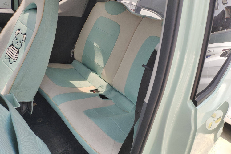 五菱汽车 宏光MINIEV 2022款 马卡龙时尚款 磷酸铁锂中控内饰7001