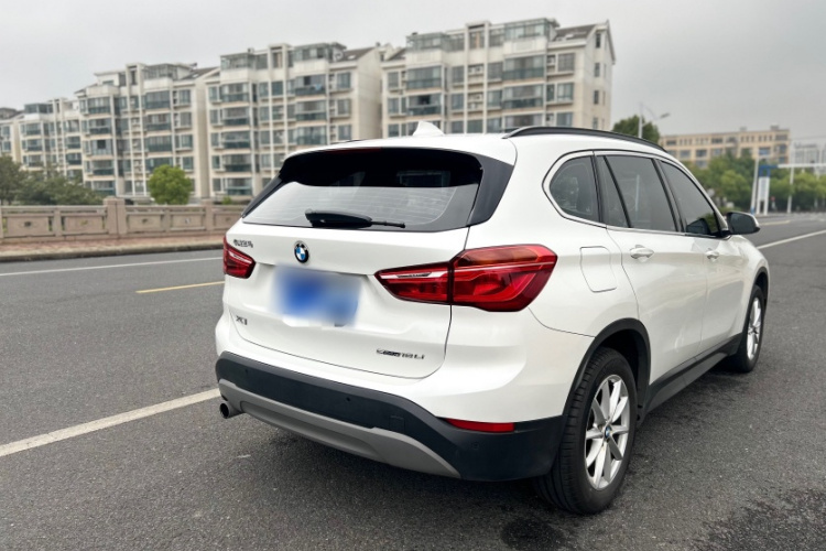 宝马X1 2019款 sDrive18Li 时尚型车身外观6011