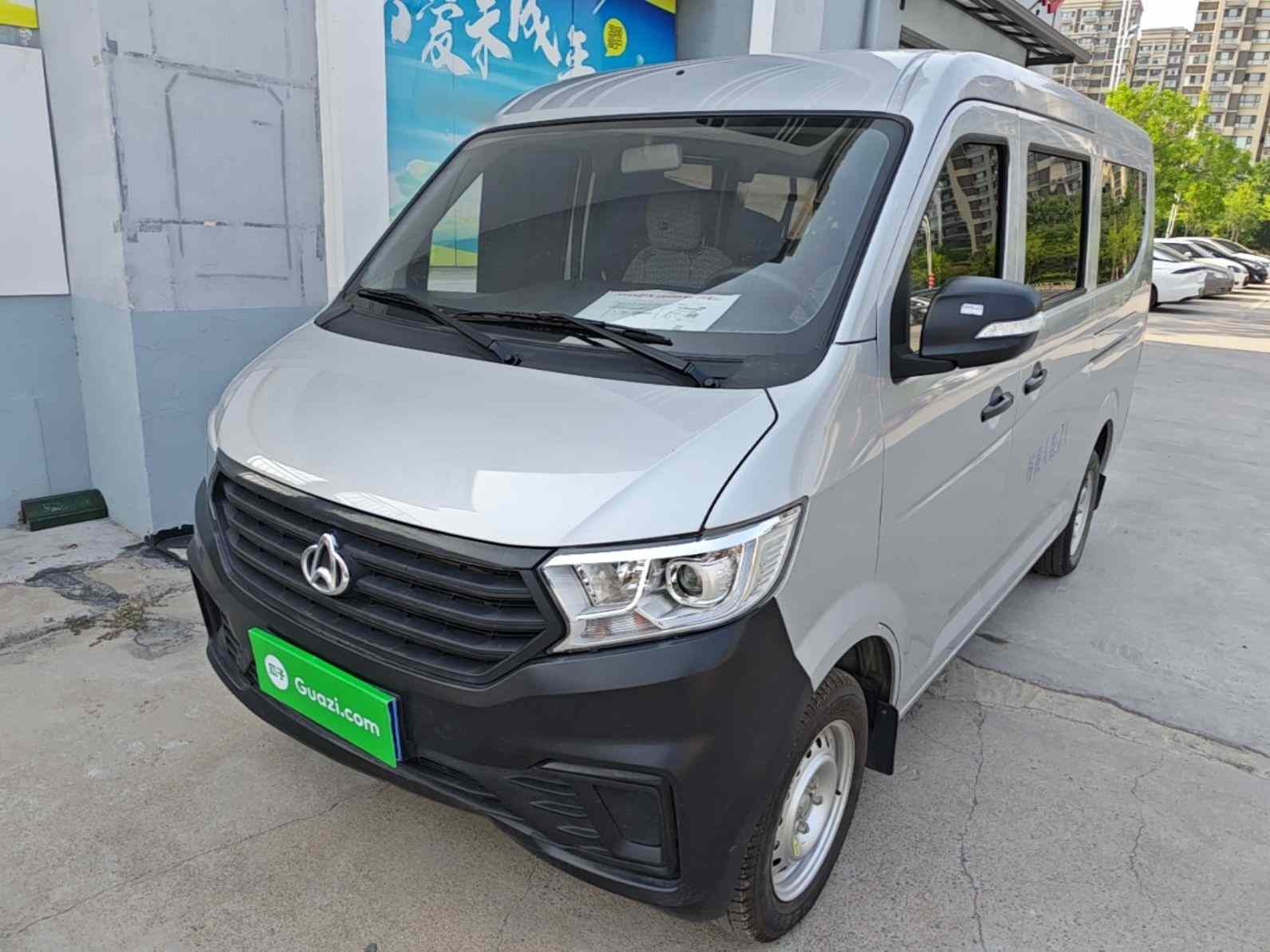 长安跨越 跨越星V3 2023款 1.3L汽油畅享型7座客车(2)