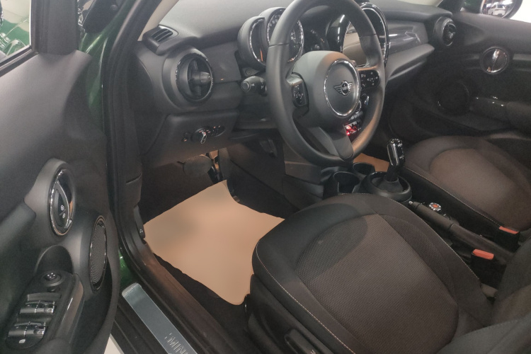 MINI 2023款 1.5T ONE 五门版中控内饰7003