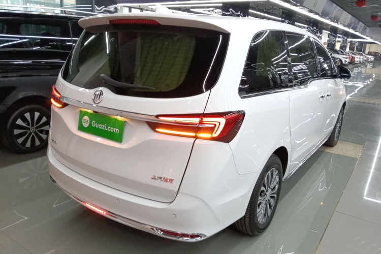 别克GL8 2023款 改款 陆上公务舱 豪华型车身外观7