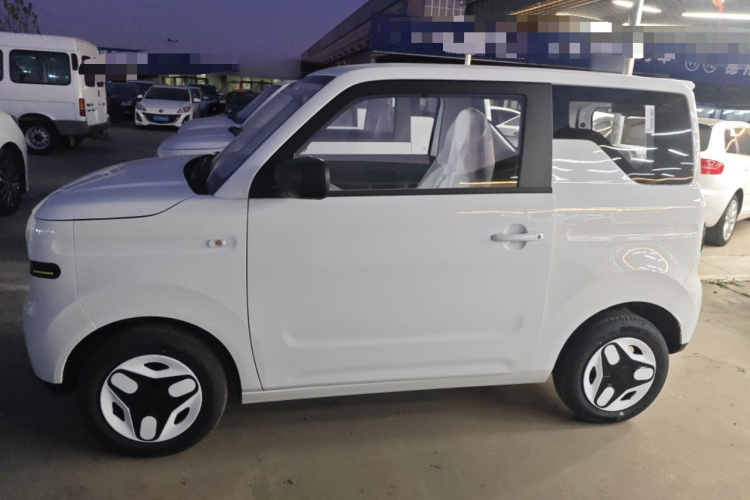 吉利银河 熊猫 2025款 210km 元气熊车身外观6003