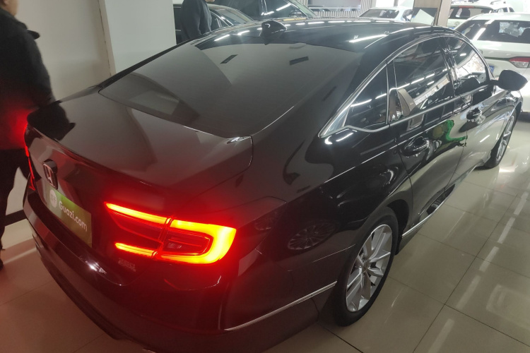 本田 雅阁 2022款 260TURBO 豪华版车身外观6005