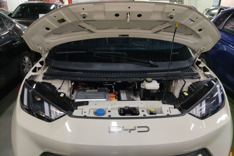 比亚迪 海鸥 2023款 飞翔版机舱底盘24