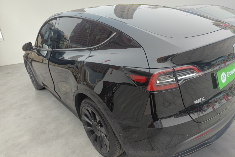 特斯拉 Model Y 2022款 改款 长续航全轮驱动版车身外观5