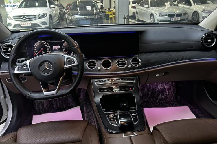 奔驰E级 2018款 改款 E 200 L 运动型 4MATIC中控内饰7001