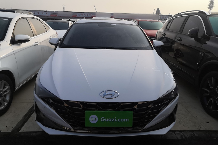 现代 伊兰特 2022款 1.5L CVT GLX精英版车身外观2