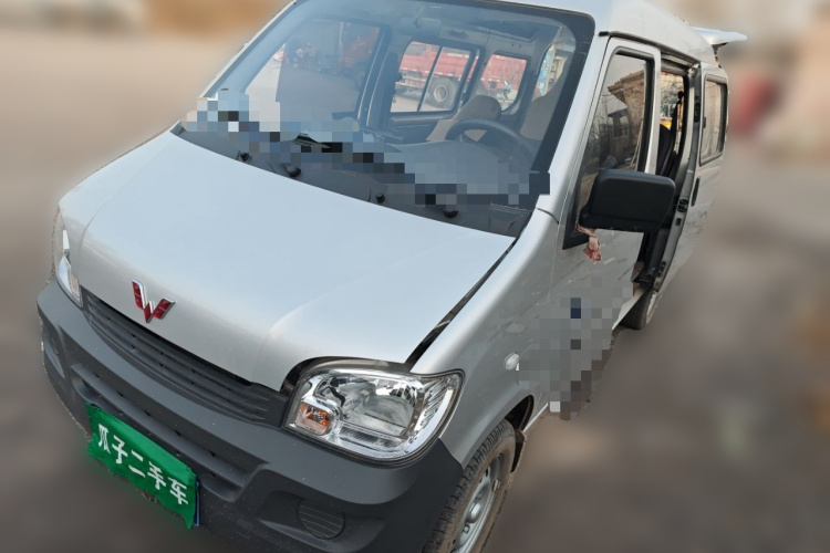 五菱汽车 五菱之光 2023款 1.5L 实用型 5/7座车身外观1