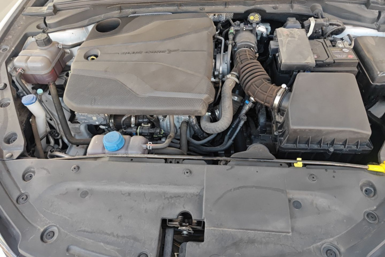 长安 逸动 2023款 畅享版 PLUS 蓝鲸NE 1.4T GDI DCT尊贵版机舱底盘24