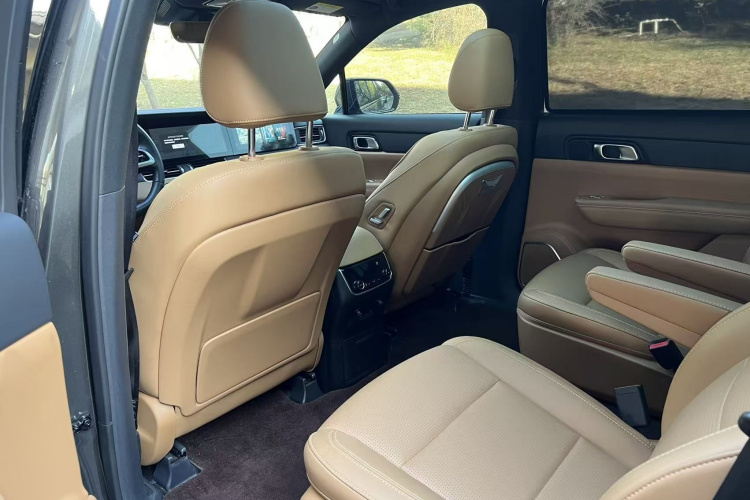 理想汽车 理想ONE 2021款 增程6座版中控内饰7003