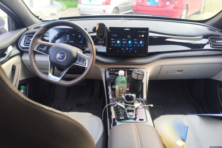 比亚迪 秦PLUS 2024款 荣耀版 DM-i 55KM领先型中控内饰7002