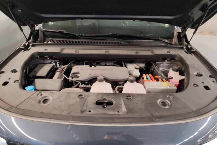 零跑汽车 零跑C10 2024款 210激光雷达版机舱底盘24