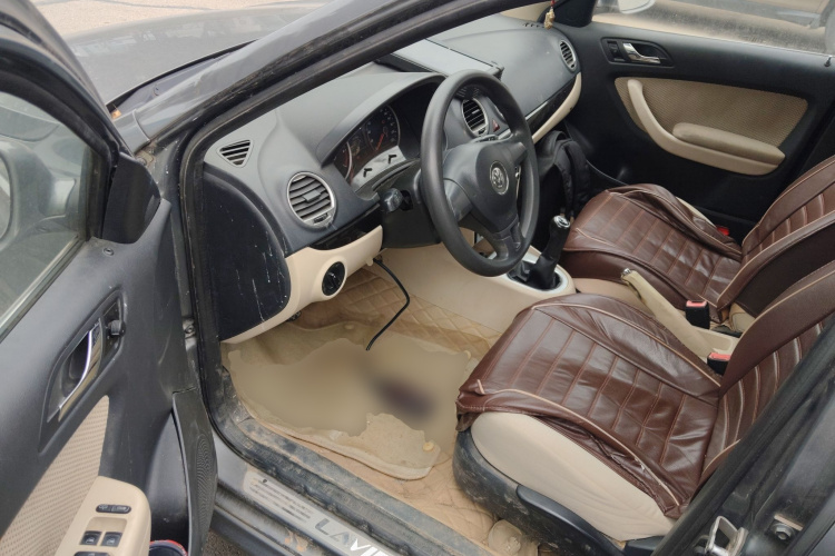 大众 朗逸 2011款 1.6L 手动品悠版中控内饰20