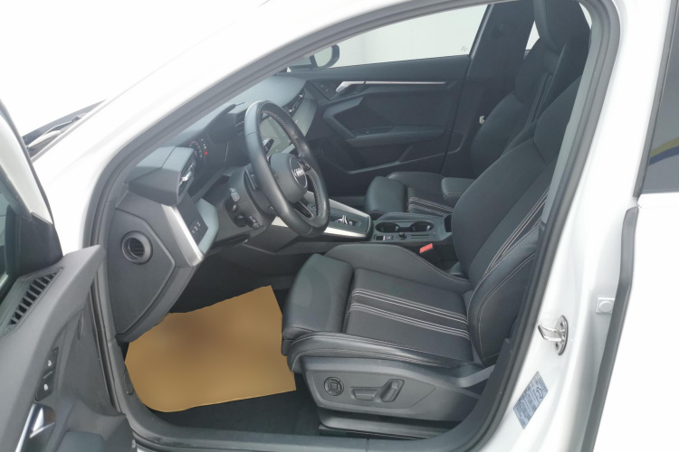 奥迪A3 2023款 改款 Sportback 35 TFSI 时尚运动型中控内饰19