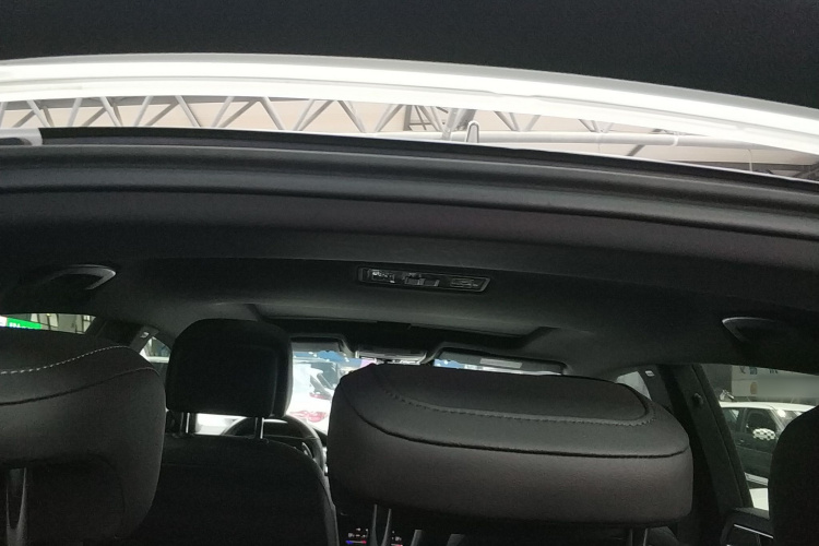 一汽-大众CC 2023款 330TSI 炫目版中控内饰22