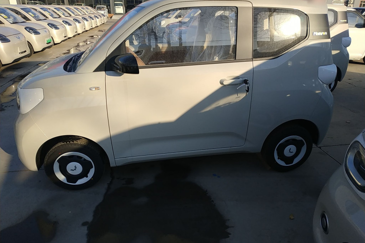 五菱汽车 宏光MINIEV 2024款 第三代 215km 青春版车身外观4