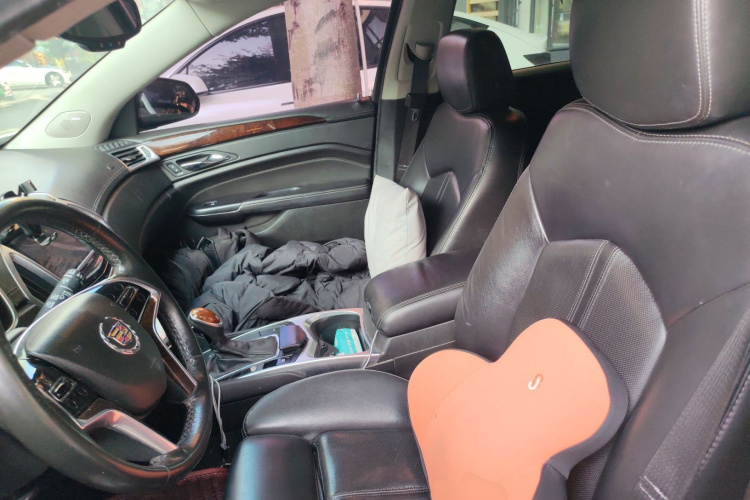 凯迪拉克SRX 2014款 3.0L 精英型中控内饰19