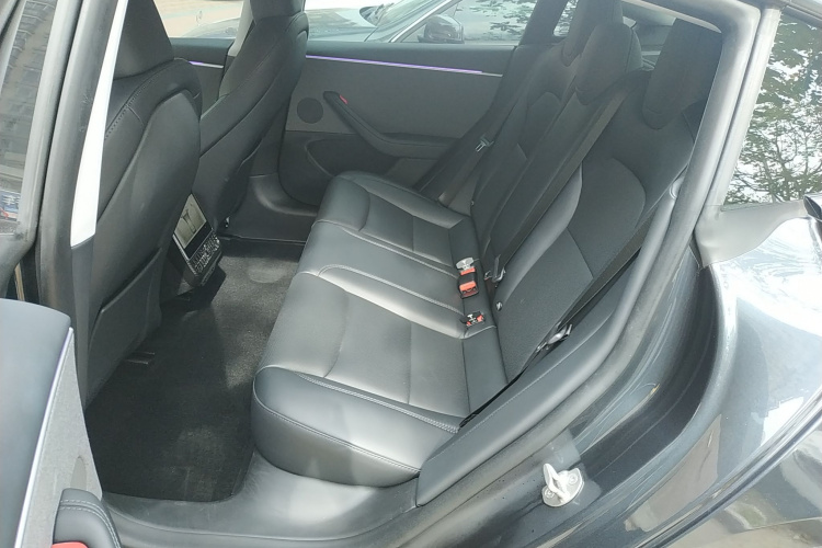特斯拉 Model 3 2023款 后轮驱动版中控内饰21