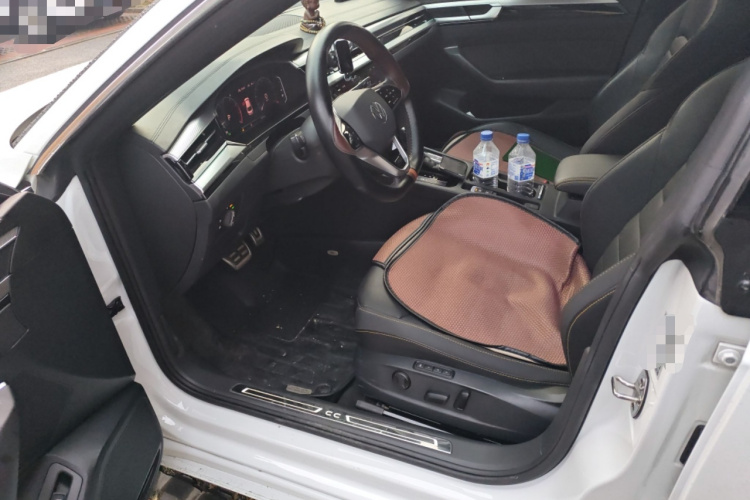 一汽-大众CC 2021款 380TSI 夺目版中控内饰20