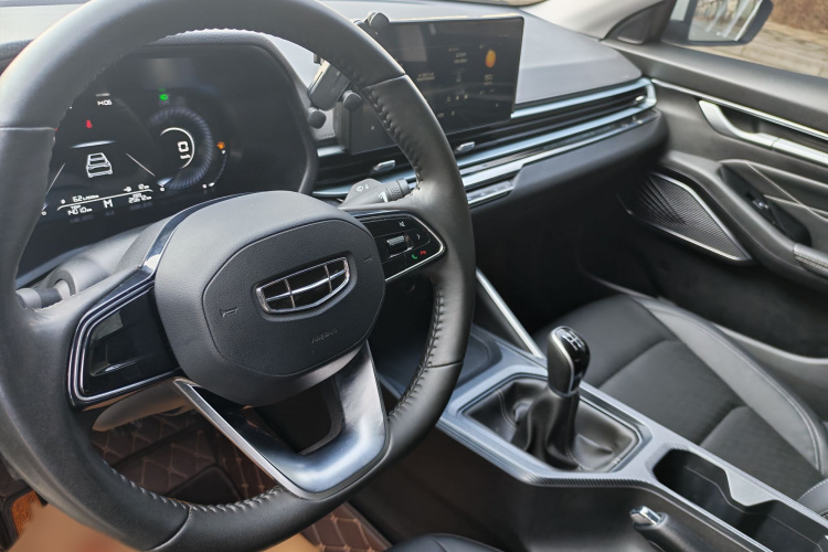 吉利汽车 帝豪 2022款 第4代 1.5L 手动精英型中控内饰7003