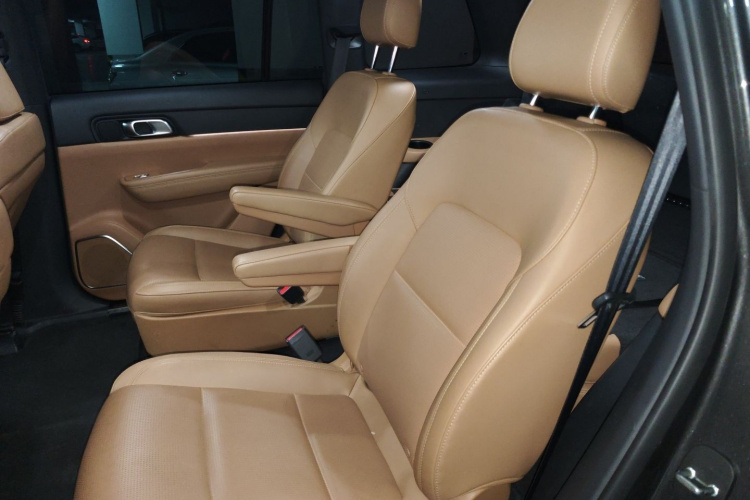 理想汽车 理想ONE 2021款 增程6座版中控内饰7004