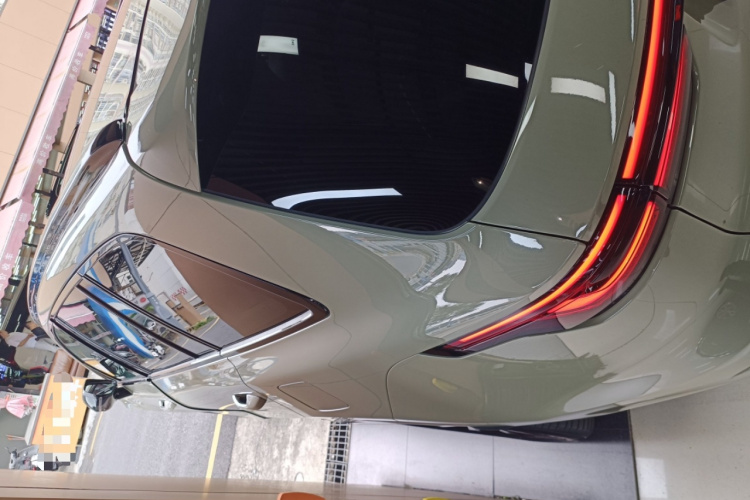 理想汽车 理想ONE 2021款 增程6座版车身外观4