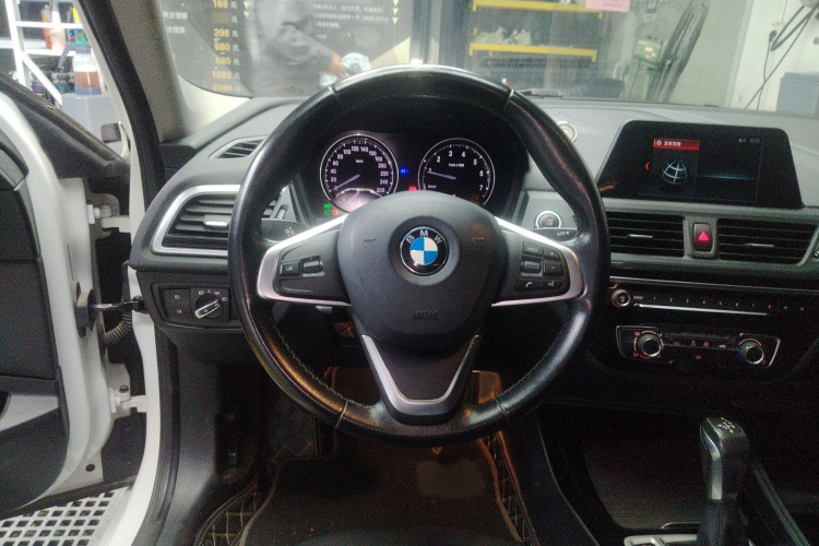 宝马1系 2017款 118i 运动型局部细节13