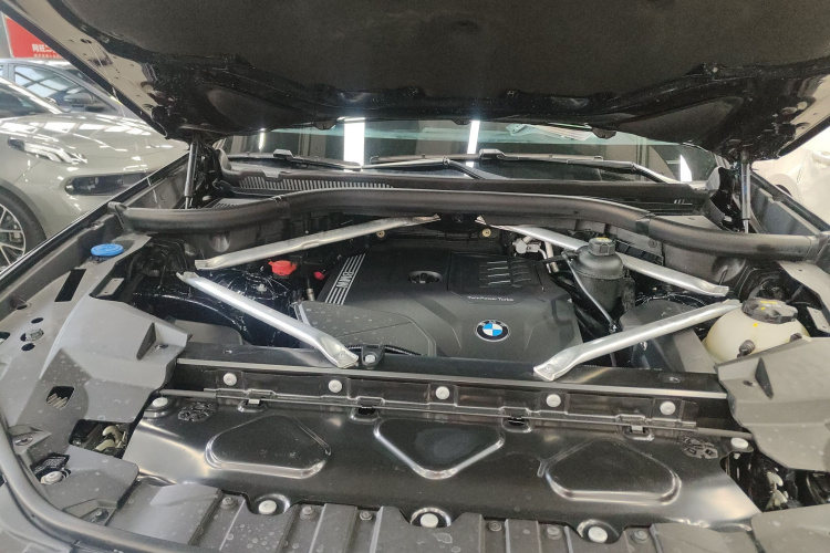 宝马X5(进口) 2022款 xDrive30i M运动套装机舱底盘24