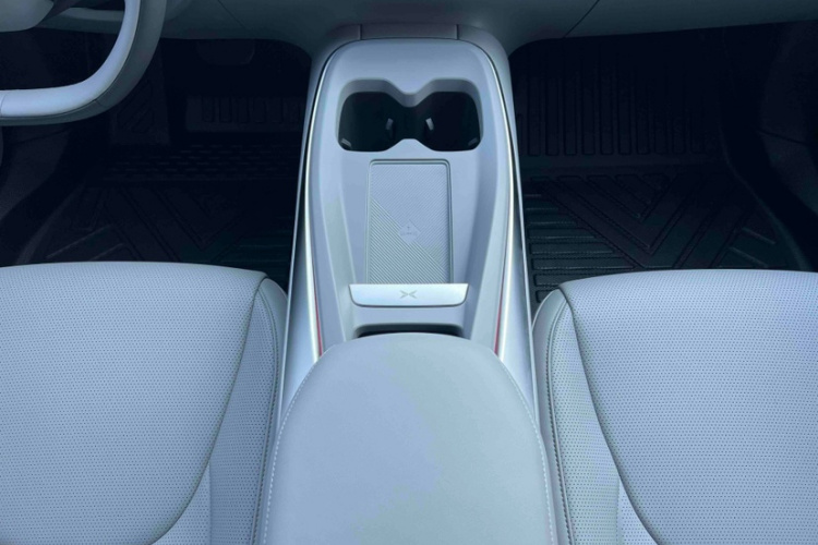 小鹏MONA M03 2024款 620 超长续航中控内饰7008