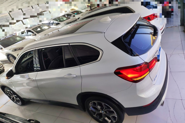 宝马X1 2020款 sDrive25Li 领先型车身外观4