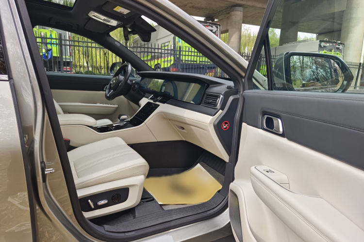 理想汽车 理想ONE 2020款 增程6座版局部细节41