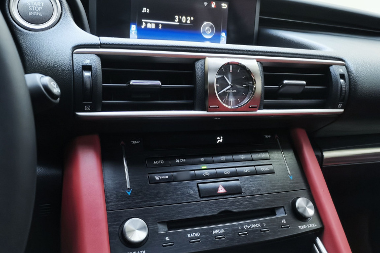 雷克萨斯IS 2017款 300 锋尚版中控内饰7009