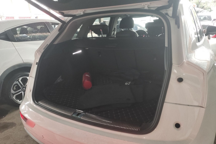 奥迪Q5L 2018款 40 TFSI 荣享进取型 国V机舱底盘23