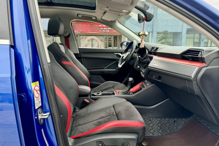 奥迪Q3 2019款 35 TFSI 进取动感型中控内饰7006