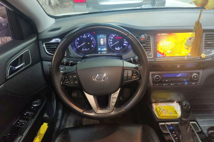 现代 名图 2014款 1.8L 自动尊贵型DLX中控内饰13