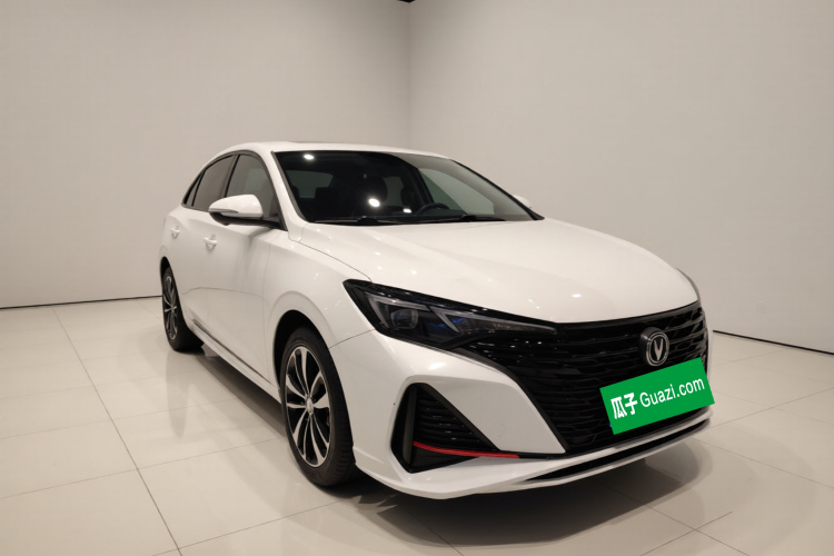 长安 逸动 2022款 PLUS 蓝鲸NE 1.4T GDI DCT旗舰版车身外观3