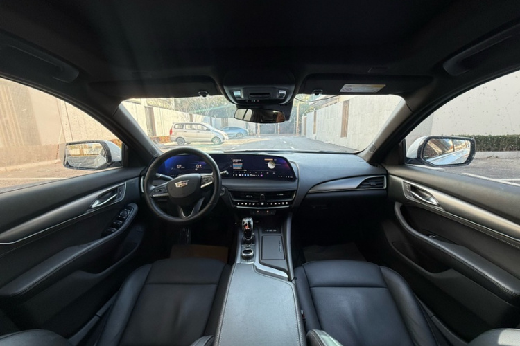 凯迪拉克CT5 2024款 28T 豪华型Pro中控内饰7001