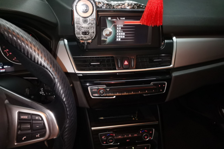 宝马2系多功能旅行车 2015款 218i 领先型局部细节16