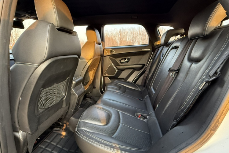 陆风X7 2016款 2.0T 全景尊贵版中控内饰7004