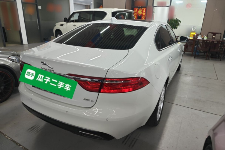 捷豹XFL 2018款 XFL 2.0T 250PS 豪华版车身外观7