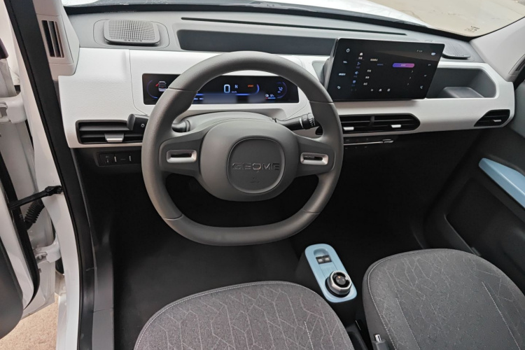 吉利银河 2024款 熊猫mini 200km 耐力熊中控内饰12